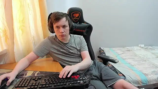 iliaskrislove online show from March 10, 2026, 4:38 am