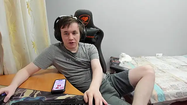 iliaskrislove online show from February 28, 2026, 10:09 pm