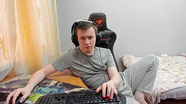 iliaskrislove online show from November 28, 2025, 9:20 am