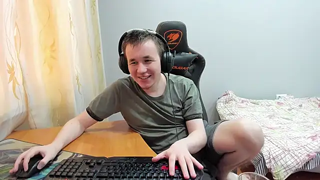 iliaskrislove online show from November 16, 2025, 11:37 am