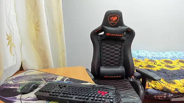 iliaskrislove online show from October 27, 2025, 10:00 pm