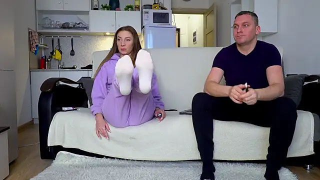 littlesweettifany online show from January 13, 2026, 11:36 am