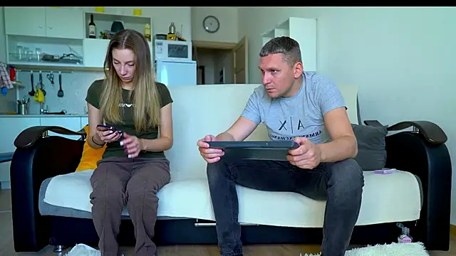 littlesweettifany online show from October 1, 2025, 11:03 am