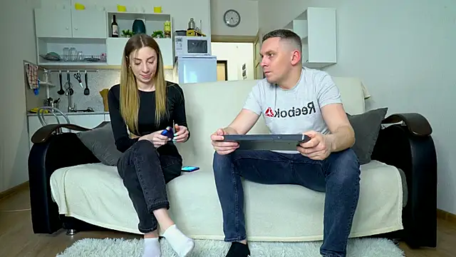 littlesweettifany online show from March 10, 2025, 1:43 pm