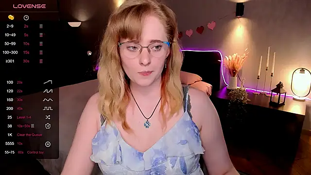 Snapshot of Aemilia_ chatting on May 5, 2026, 8:28 am Aemilia online show from May 5, 2026, 8:28 am