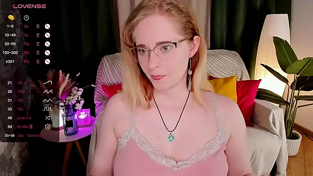 Snapshot of Aemilia_ chatting on May 7, 2026, 8:39 am Aemilia online show from May 7, 2026, 8:39 am