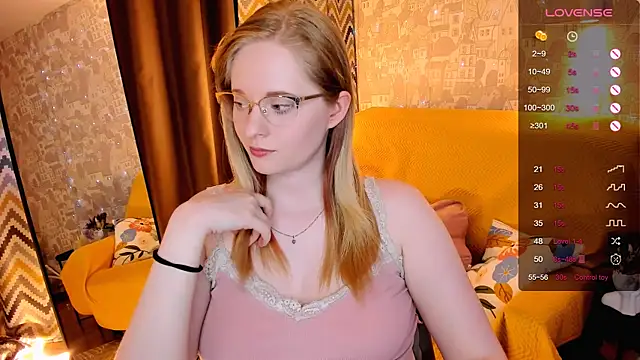 Snapshot of Aemilia_ chatting on June 4, 2026, 8:52 am Aemilia online show from June 4, 2026, 8:52 am