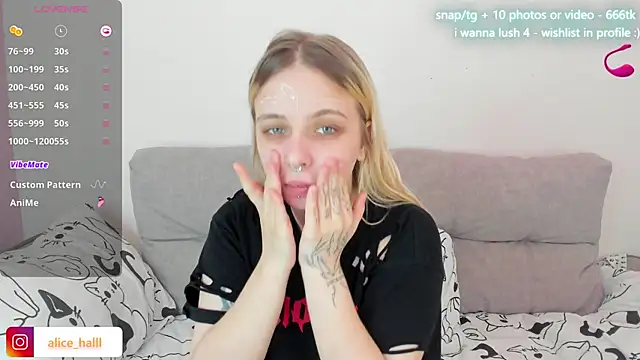 Alice Halle online show from March 8, 2025, 8:44 am