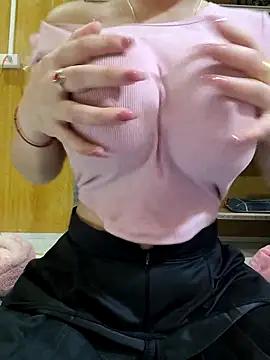 Snapshot of Dary_girl12 chatting on February 21, 2025, 1:44 am Dary girl12 online show from February 21, 2025, 1:44 am