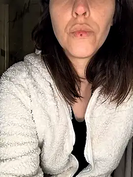 Linalicious online show from March 18, 2025, 5:33 pm