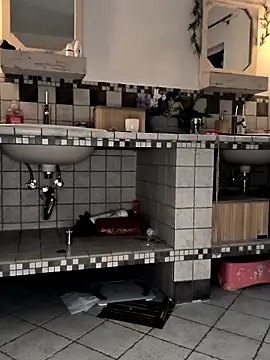 Linalicious online show from February 27, 2025, 1:49 pm