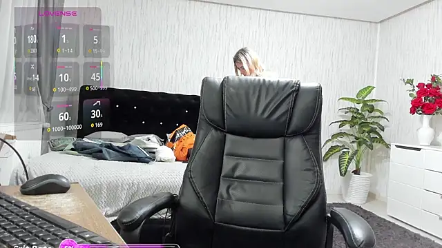 KattyeFox online show from October 1, 2025, 9:29 pm