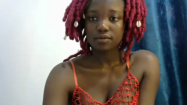 Latiffagodess online show from January 14, 2026, 5:44 am