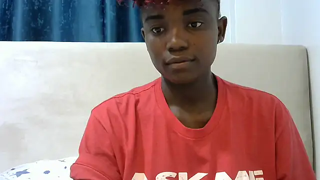 Latiffagodess online show from November 7, 2025, 4:33 pm