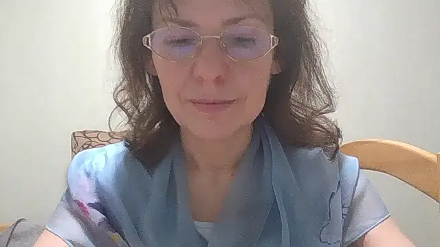 HollyJewel online show from March 14, 2025, 8:06 pm