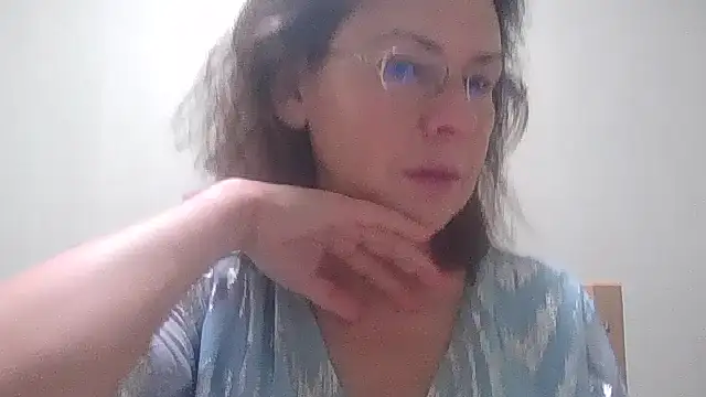 HollyJewel online show from November 16, 2025, 7:07 pm