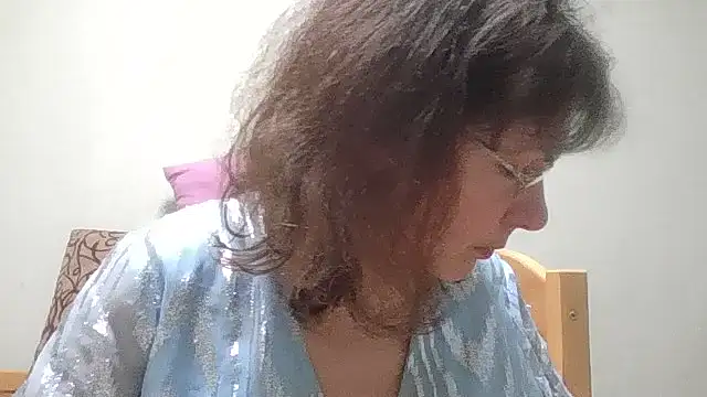 HollyJewel online show from April 2, 2026, 4:24 pm