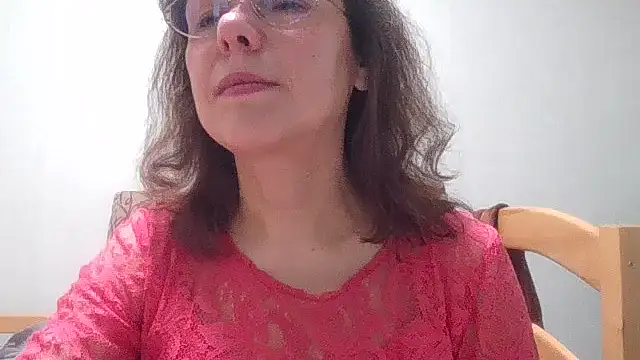 HollyJewel online show from April 17, 2026, 4:10 pm