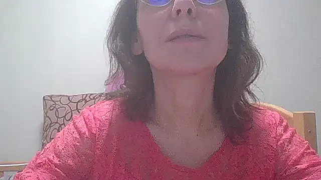 HollyJewel online show from February 14, 2025, 7:44 pm