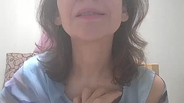 HollyJewel online show from February 17, 2025, 5:34 pm