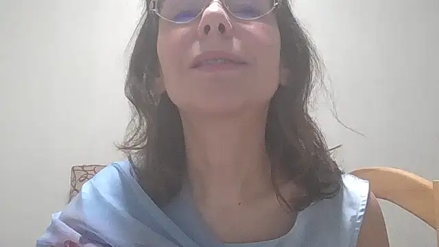 HollyJewel online show from February 17, 2025, 8:38 pm