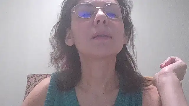 HollyJewel online show from February 27, 2025, 5:47 pm