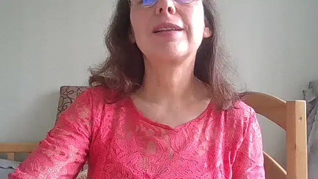 HollyJewel online show from April 8, 2026, 10:39 am