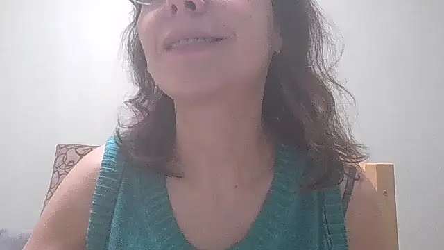 HollyJewel online show from February 26, 2025, 5:31 pm