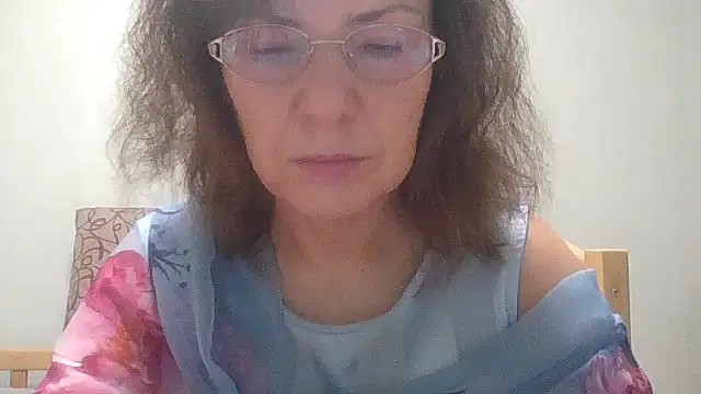 HollyJewel online show from December 2, 2025, 6:42 pm