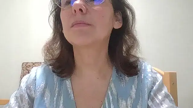 HollyJewel online show from April 1, 2026, 4:59 pm