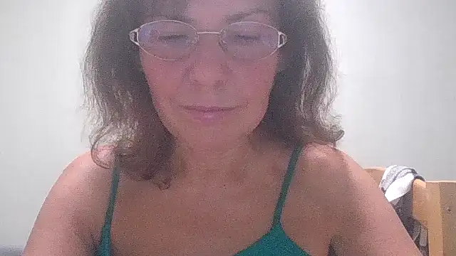 HollyJewel online show from September 28, 2025, 6:59 pm