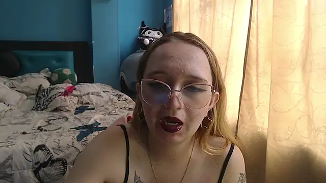 Snapshot of Liaroberts1 chatting on March 14, 2025, 3:14 pm Liaroberts1 online show from March 14, 2025, 3:14 pm