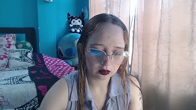 Snapshot of Liaroberts1 chatting on March 20, 2025, 12:00 pm Liaroberts1 online show from March 20, 2025, 12:00 pm