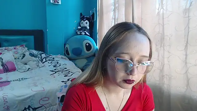 Snapshot of Liaroberts1 chatting on March 22, 2025, 12:04 pm Liaroberts1 online show from March 22, 2025, 12:04 pm