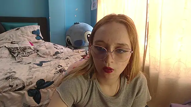 Snapshot of Liaroberts1 chatting on February 18, 2025, 2:49 pm Liaroberts1 online show from February 18, 2025, 2:49 pm