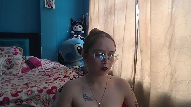 Snapshot of Liaroberts1 chatting on February 26, 2025, 6:04 pm Liaroberts1 online show from February 26, 2025, 6:04 pm