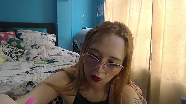 Snapshot of Liaroberts1 chatting on February 19, 2025, 3:05 pm Liaroberts1 online show from February 19, 2025, 3:05 pm