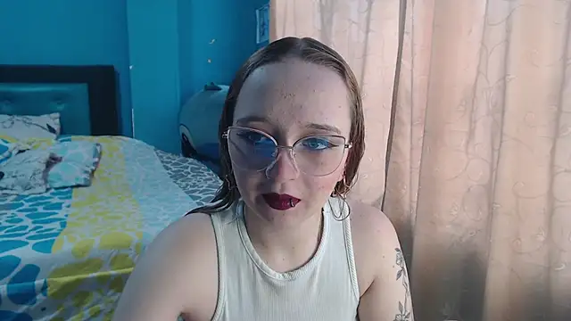 Snapshot of Liaroberts1 chatting on March 17, 2025, 12:04 pm Liaroberts1 online show from March 17, 2025, 12:04 pm