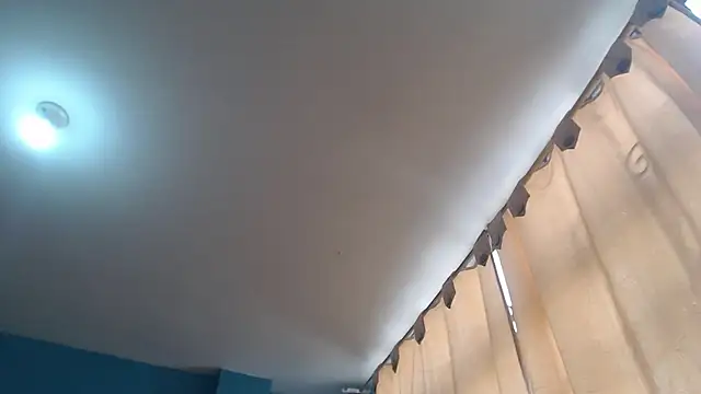 Snapshot of Liaroberts1 chatting on February 26, 2025, 2:59 pm Liaroberts1 online show from February 26, 2025, 2:59 pm