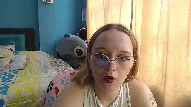 Snapshot of Liaroberts1 chatting on March 17, 2025, 6:11 pm Liaroberts1 online show from March 17, 2025, 6:11 pm