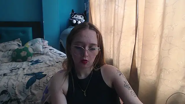 Snapshot of Liaroberts1 chatting on March 13, 2025, 6:01 pm Liaroberts1 online show from March 13, 2025, 6:01 pm