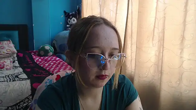 Snapshot of Liaroberts1 chatting on March 18, 2025, 3:01 pm Liaroberts1 online show from March 18, 2025, 3:01 pm