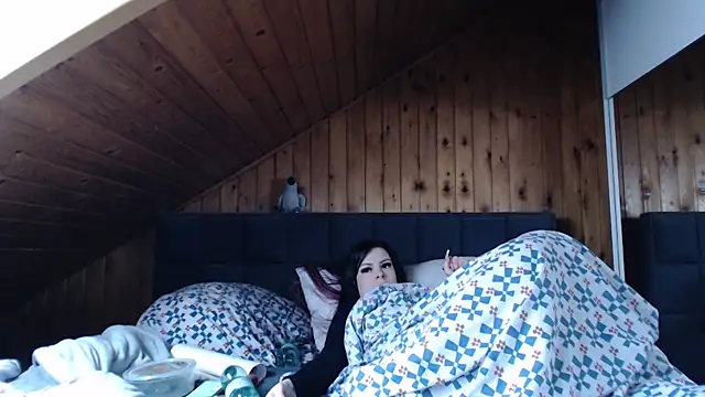 BoeseMoni1998 online show from October 15, 2025, 8:11 am