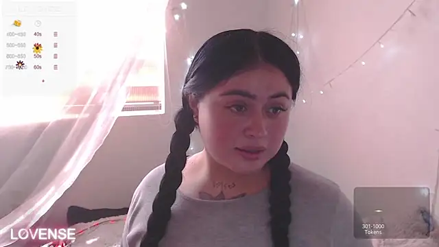 Snapshot of PamelaDoouce chatting on January 8, 2025, 6:31 pm PamelaDoouce online show from January 8, 2025, 6:31 pm