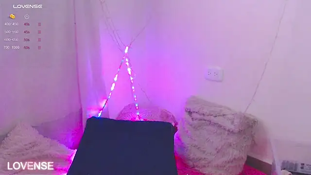 Snapshot of PamelaDoouce chatting on February 14, 2025, 12:03 pm PamelaDoouce online show from February 14, 2025, 12:03 pm