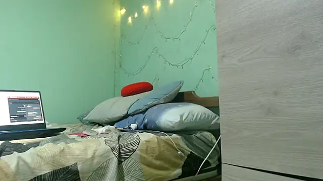 zaritagape21 online show from December 13, 2024, 10:55 pm