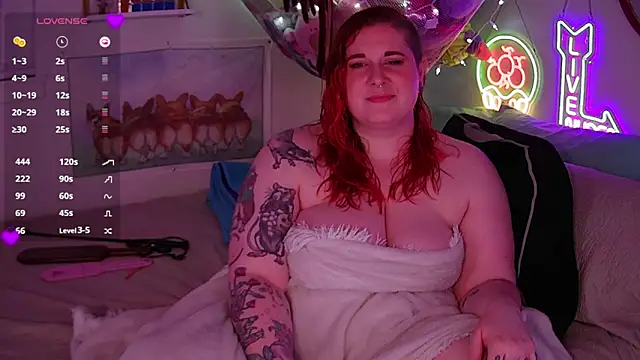 opalreigning online show from October 5, 2025, 7:54 am