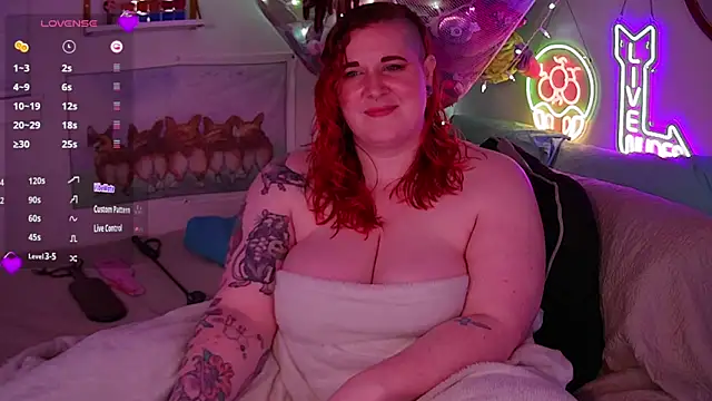 opalreigning online show from November 3, 2025, 11:14 am