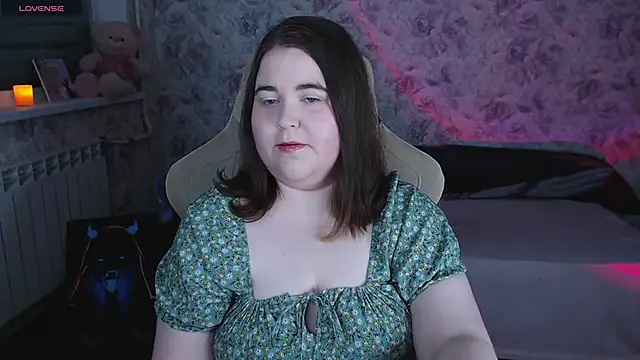 Estelle Hicks online show from May 28, 2026, 7:09 pm