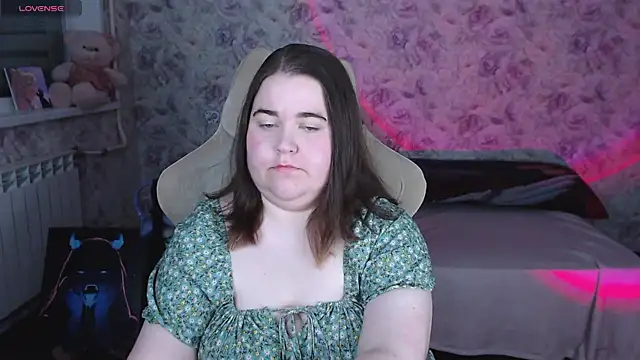 Estelle Hicks online show from May 21, 2026, 7:11 pm